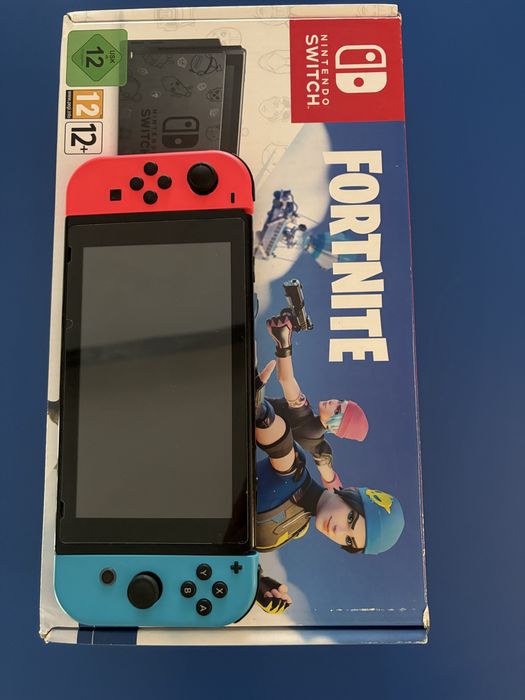 Nintendo switch komplet z gra fornite stan bardzo dobry