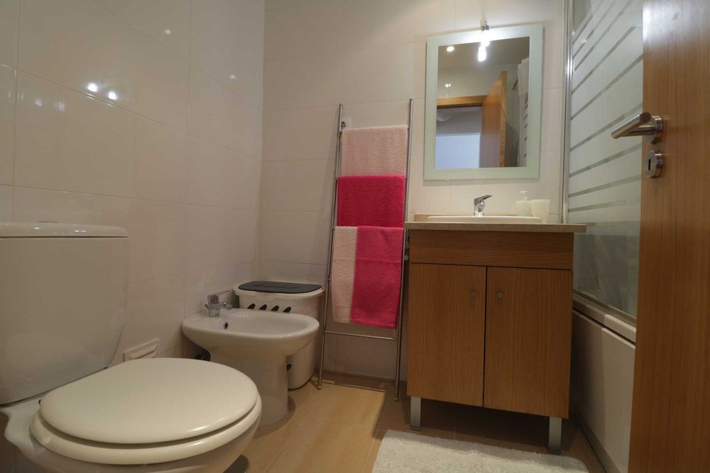 Apartamento T1 para férias com piscina e internet a 5 minutos pé praia