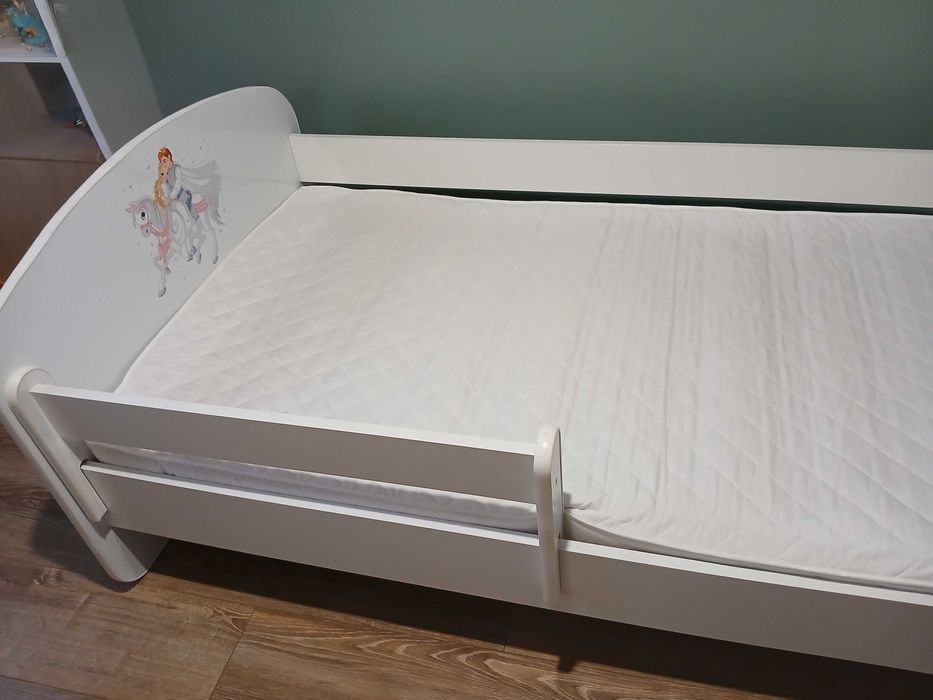 Sprzedam łózko dziecięce.