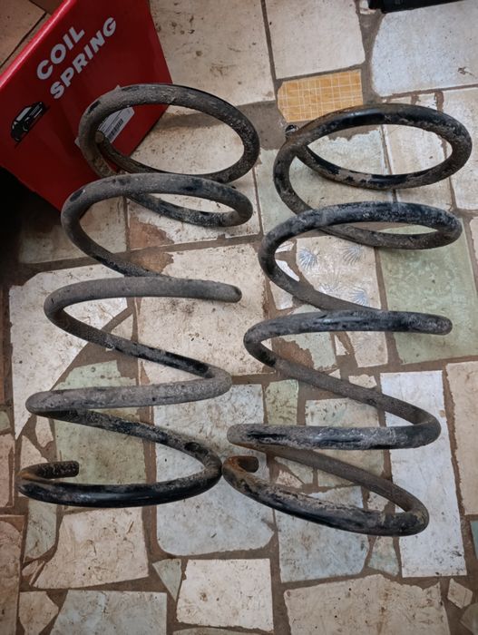 Пружины передние + опорные подшипники + проставки.Hyundai Tucson.