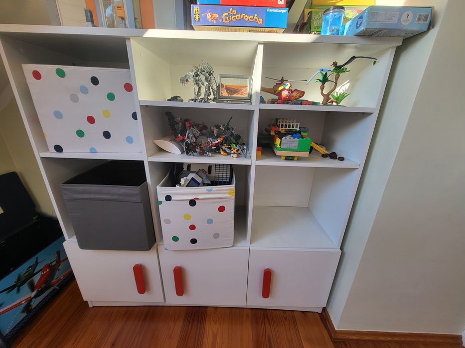 Zestaw mebli dziecięcych / młodzieżowych