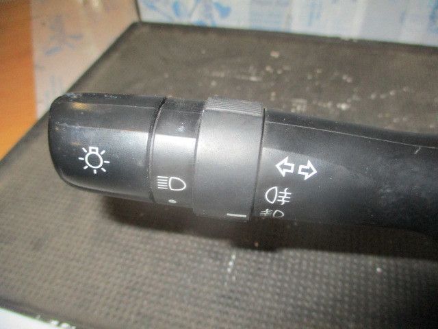 Conjunto / manetes de luzes e limpa vidros TOYOTA Auris Hatchback (_E1