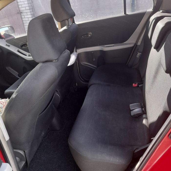 Toyota ярис 2006р