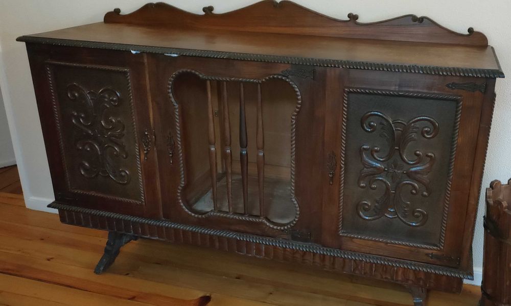 Aparador em madeira maciça