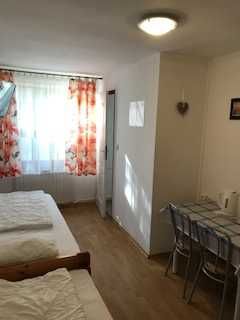 Wakacje  ,pokoje i domki   nad morzem Dębki  Mirek ul Morska 4