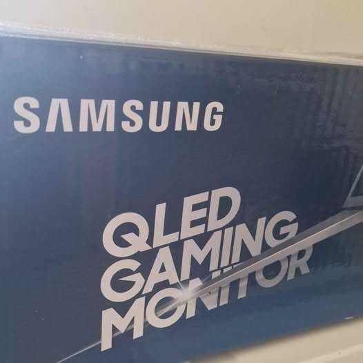 Samsung Monitor Gaming Curvo 24''