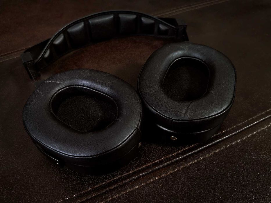 Планарные наушники Monolith 565C