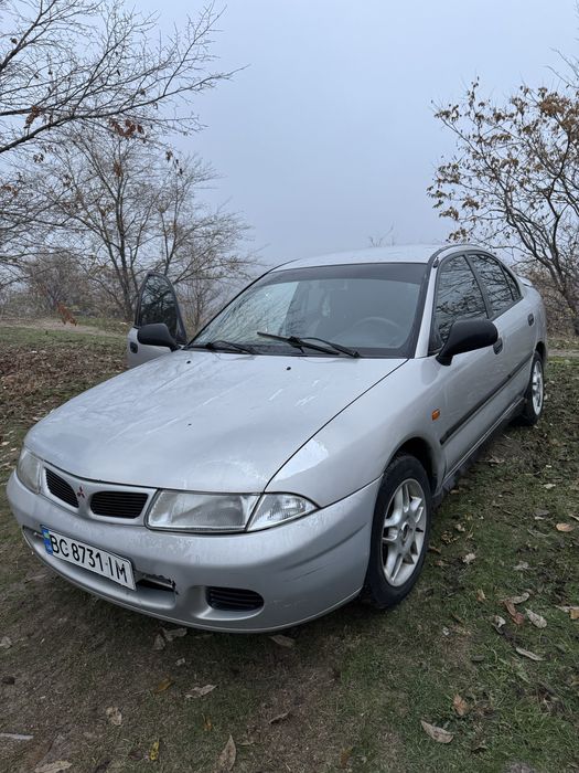 Mitsubishi Carisma 1998 митцубиси каризма