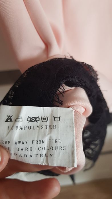 Club L sukienka dopasowana na ramiączkach  koronka r s