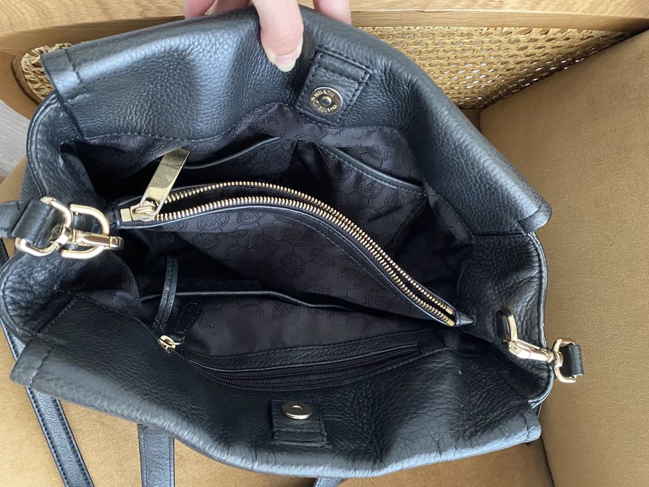 Mala 100% pele preta genuina da Michael Kors