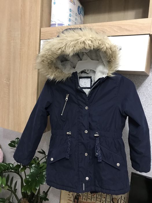 Демісезонна курточка,8-9 р.,134 см