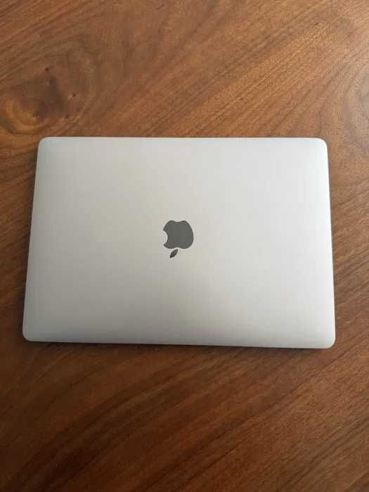 MacBook Pro 13" Touch Bar Como NOVO