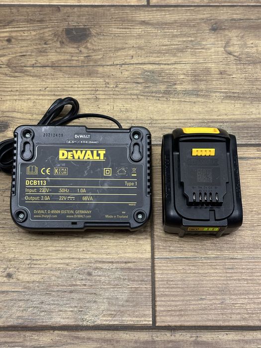 Zestaw | bateria 4,0 Ah / ładowarka DCB113 DeWalt