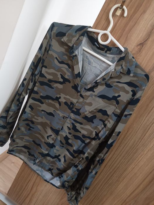 Koszula damska w stylu militarnym