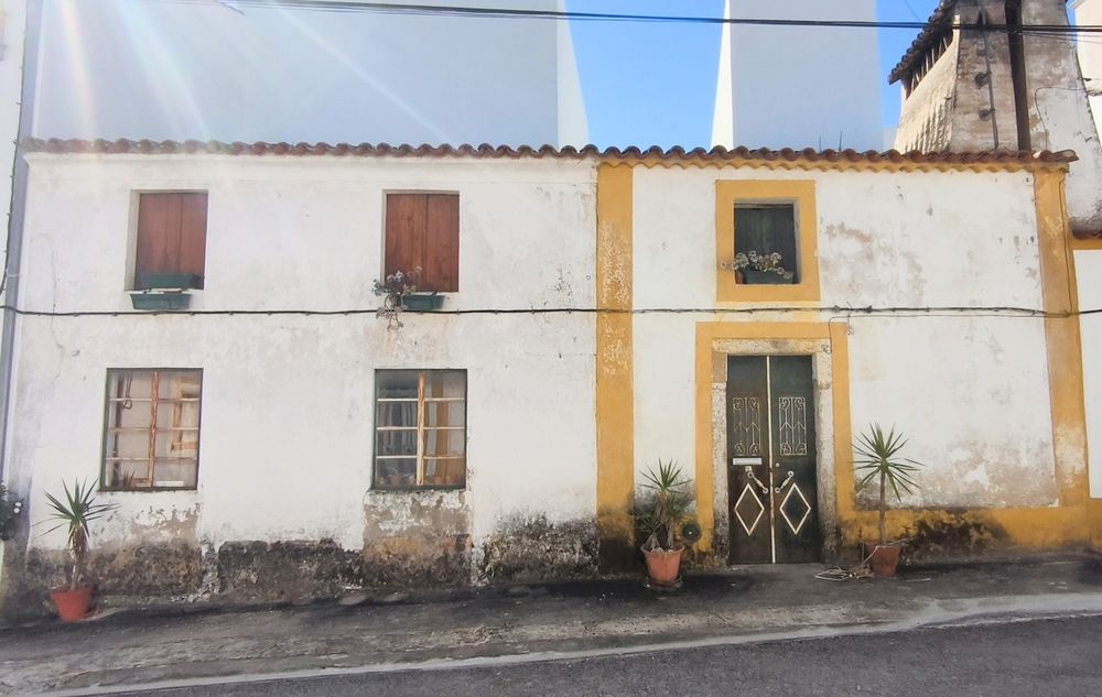 Casa Rústica T4 com Terreno e poço para recuperar - Alentejo