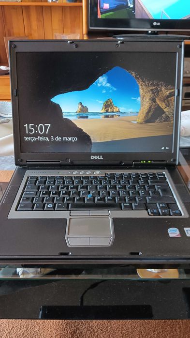Portátil Dell Latitude D830