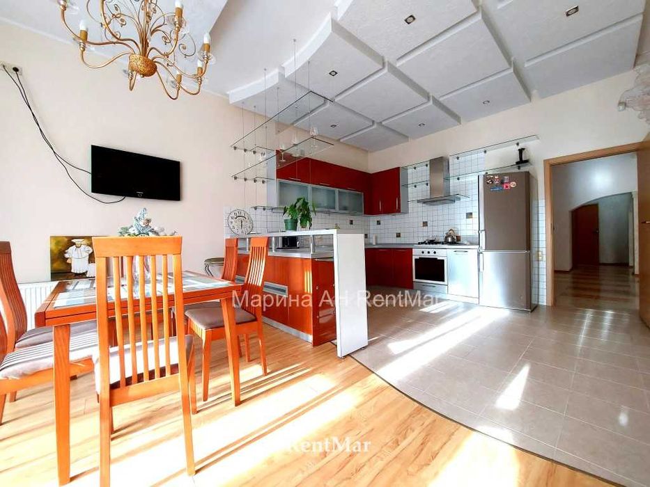 Добротный дом! Жилой подвал! 4 спальни  Б Фонтан Видео