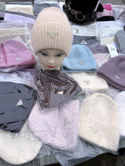 Теплі жіночі шапки на флісі | miu miu | shanel | prada | dior |