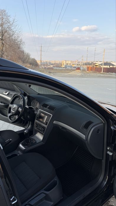 Skoda Octavia A5 FL  2012 1.6Tdi MT