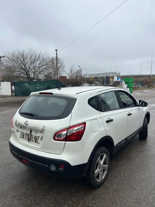 Nissan Qashqai 1.6 benzyna