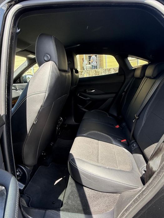 Jaguar E-pace preto