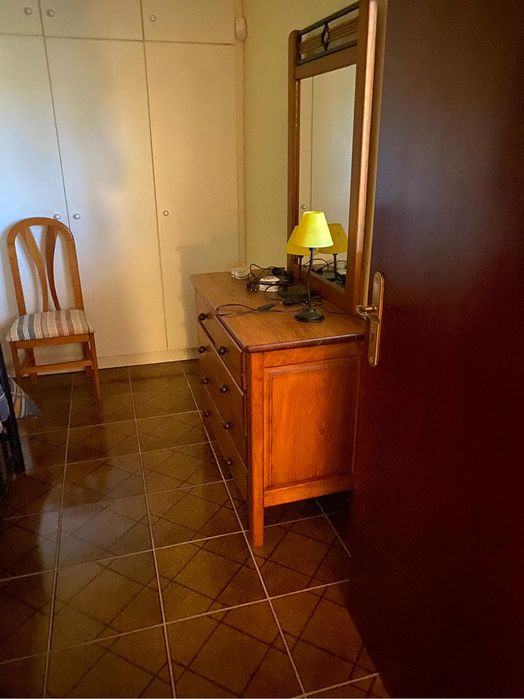 Vende-se quarto de casal em madeira/ferro