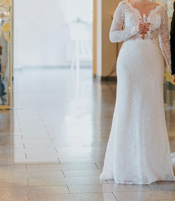 Suknia ślubna A. Światły z trenem i welonem