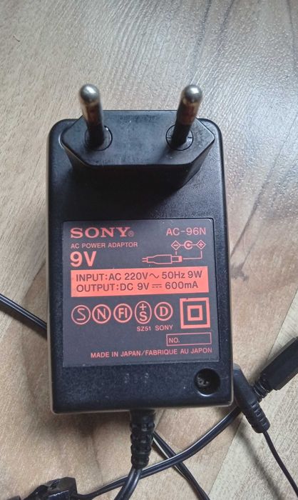 Универсальный адаптер(педали эффектов) Sony AC-96N 9W 9V 600mA Made in Japan