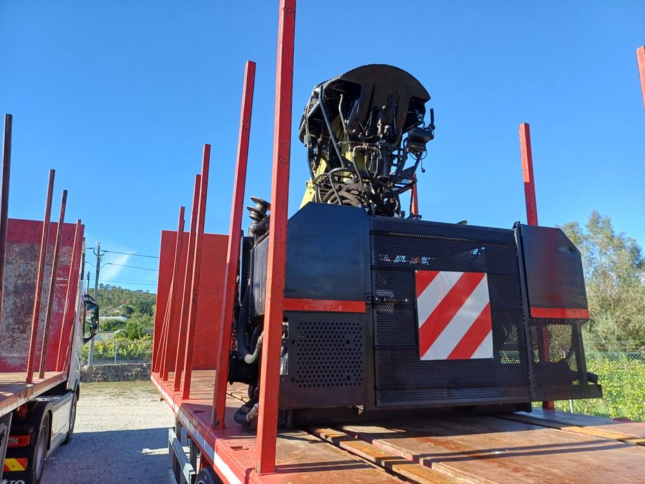 Semi reboque lecitrailer eixo d+ grua loglift 82s com motor