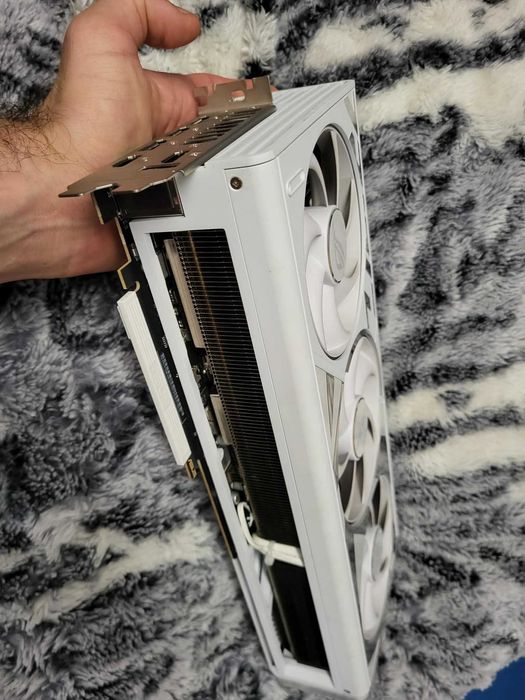 RTX 4090 ASUS Rog Strix OC White Edition 24GB VRAM