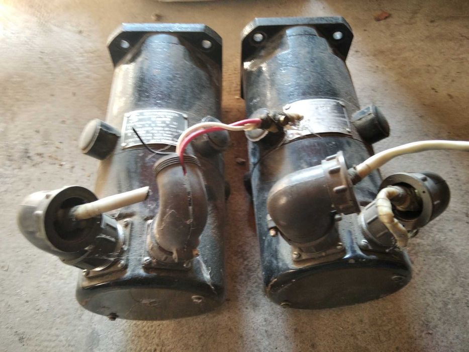 Продам 2 электродвигателя