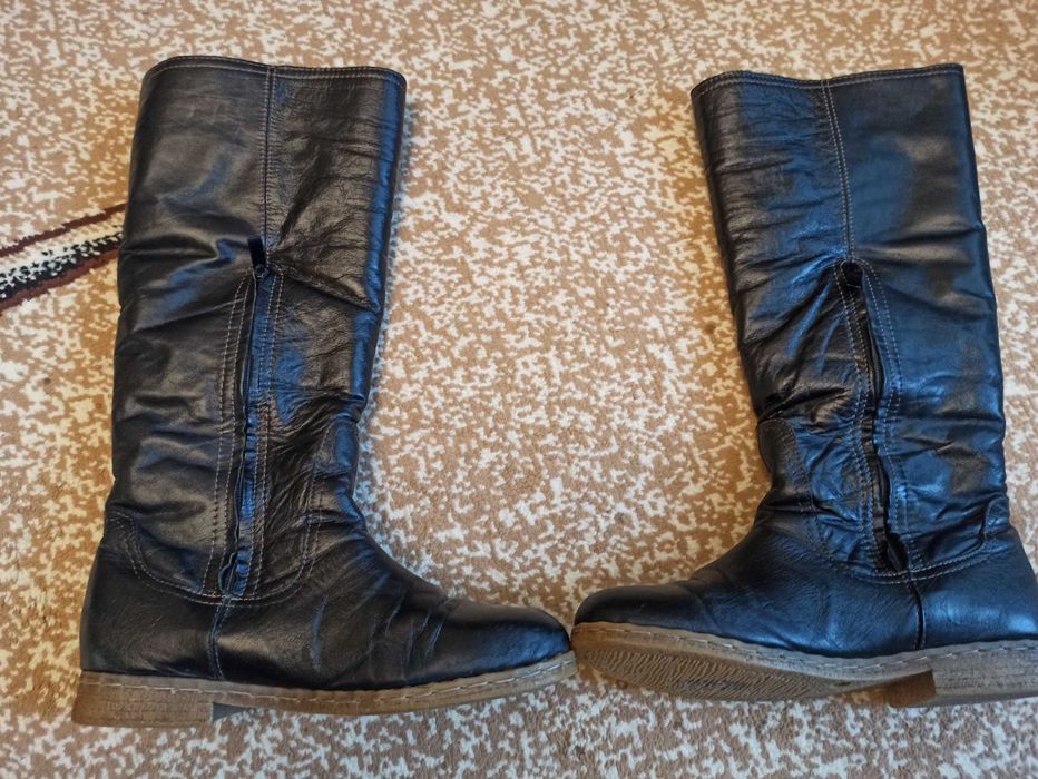 Продам женские сапоги