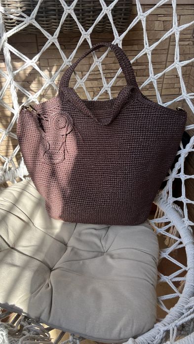 Жіноча сумка із рафіі.