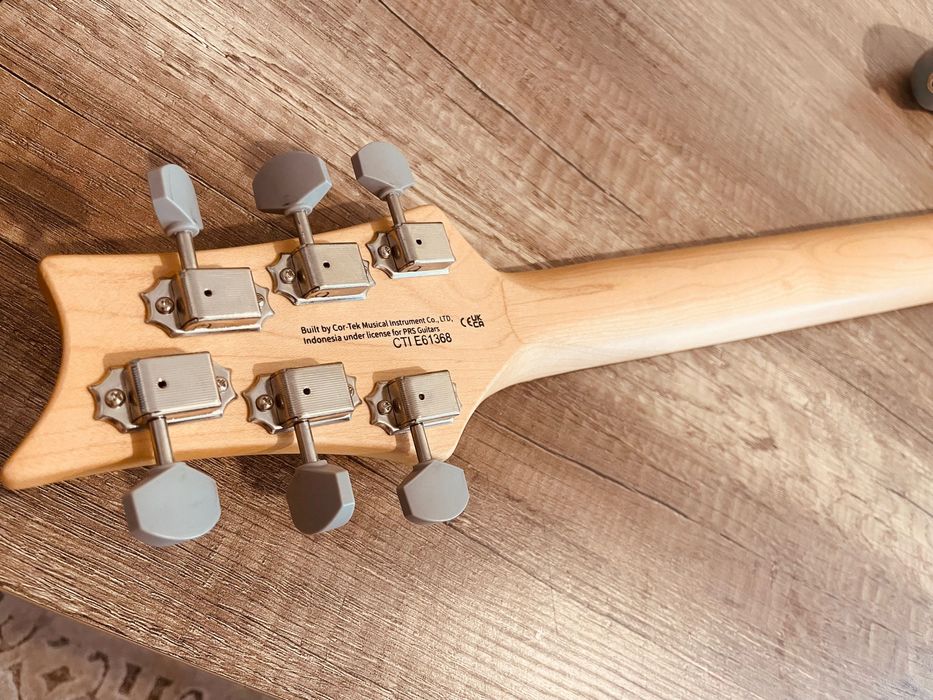 PRS SE Silver Sky