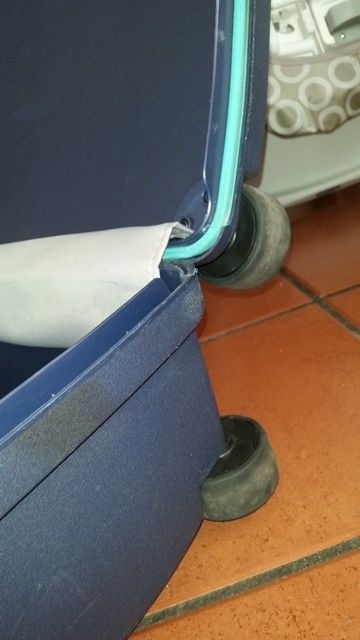 Mala de porão rígida Samsonite com  código de segurança