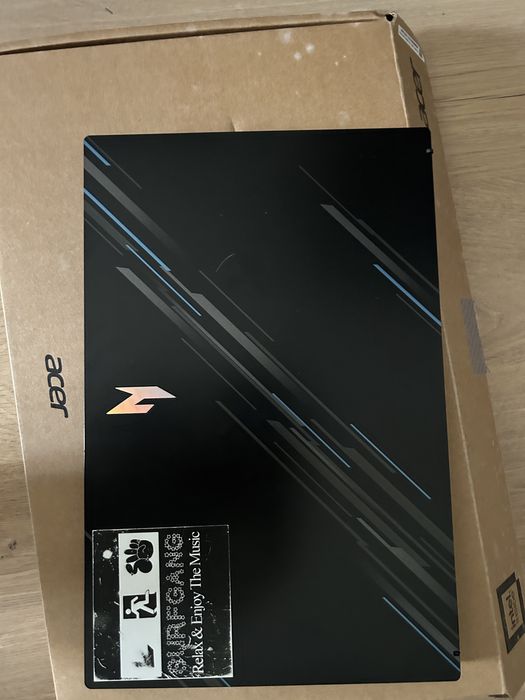 Acer Nitro V 15 500Gigas i5-13420H RTX 4050 16GB DDR5 2.5TB 144Hz