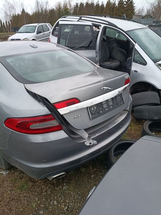 Jaguar XF klapa bagażnika. Części