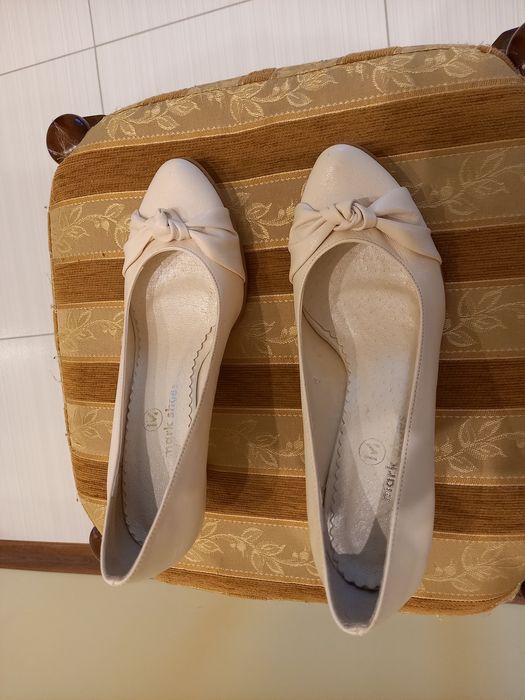 Buty ślubne ekri, wizytowe, czółenka rozm. 34,35