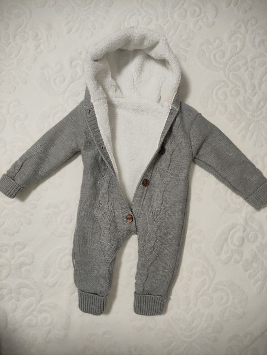 В'язаний теплий комбінезон на дитину 3-6 місяців