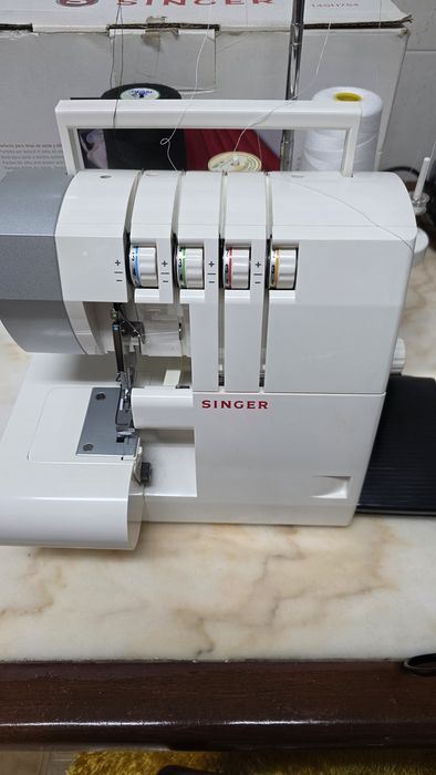 Maquina  Costura Singer Overlock