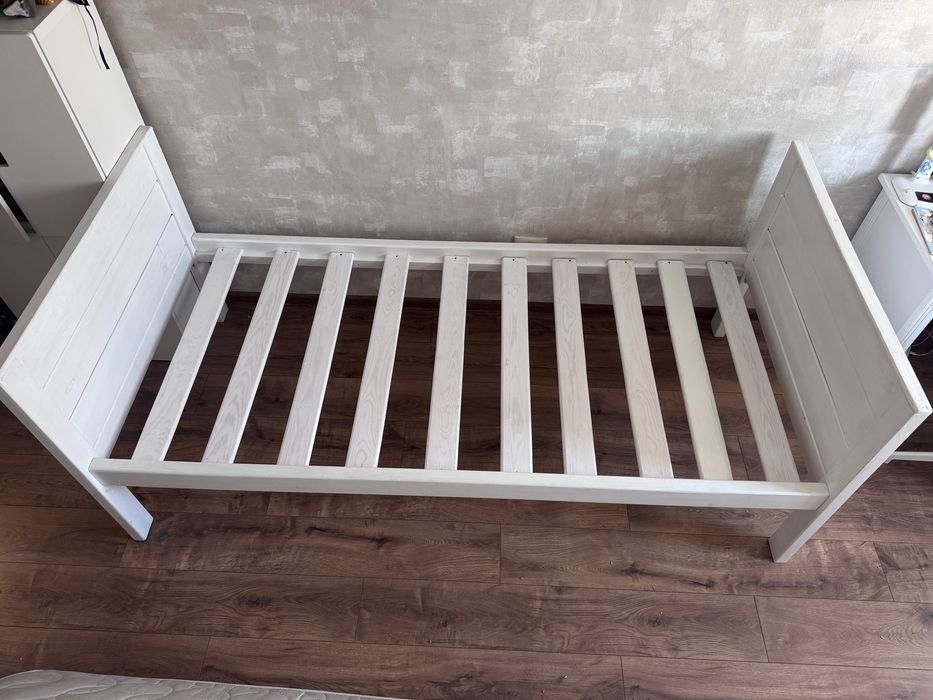 Ліжко деревʼяне 90*200