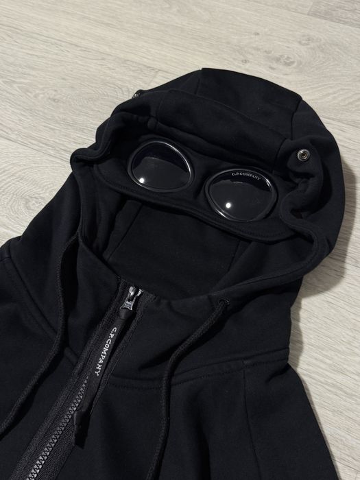 cp company hoodie - купити чоловічий одяг - Ціна на OLX.ua