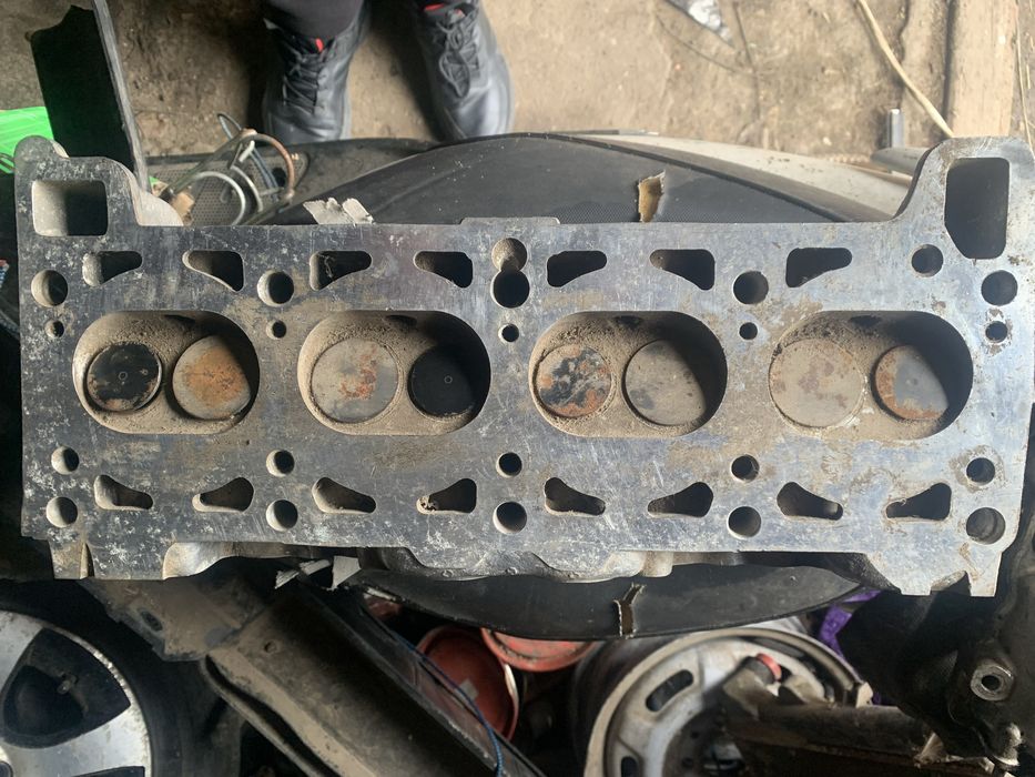 Продам головку двигателя ваз 2105 с розпредвалом