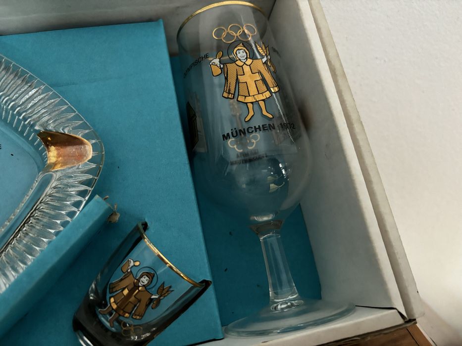 Pamiątka z olimpiady w Monachium 1972 zestaw kieliszki popielniczka