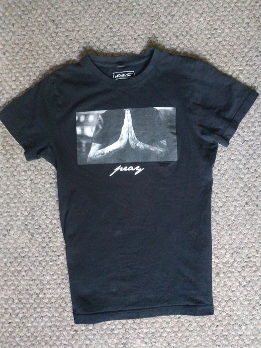 T-shirt M z nadrukiem Pray
