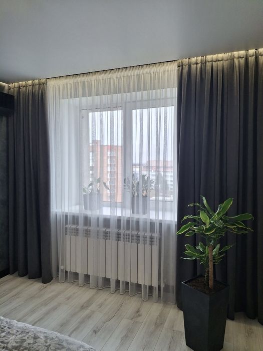 Продам готові нові штори мультивелюр 2шт по 2м. Кожна 2.50 висота