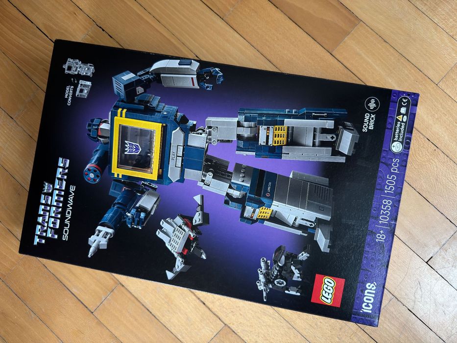 LEGO 10358 Transformers: Soundwave