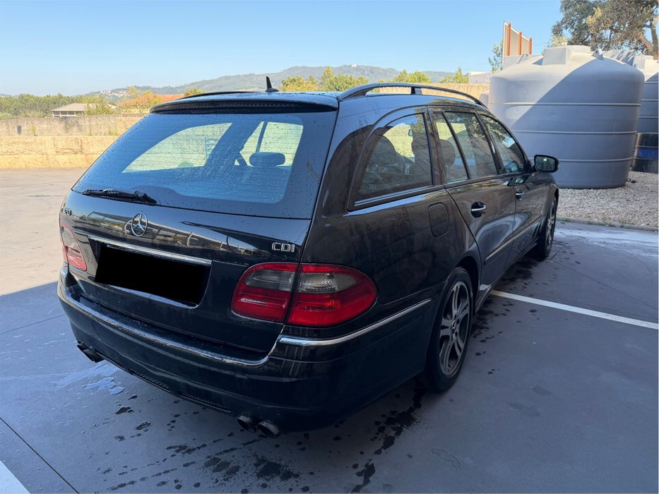 Mercedes-Benz E 320 — fotografia 5
