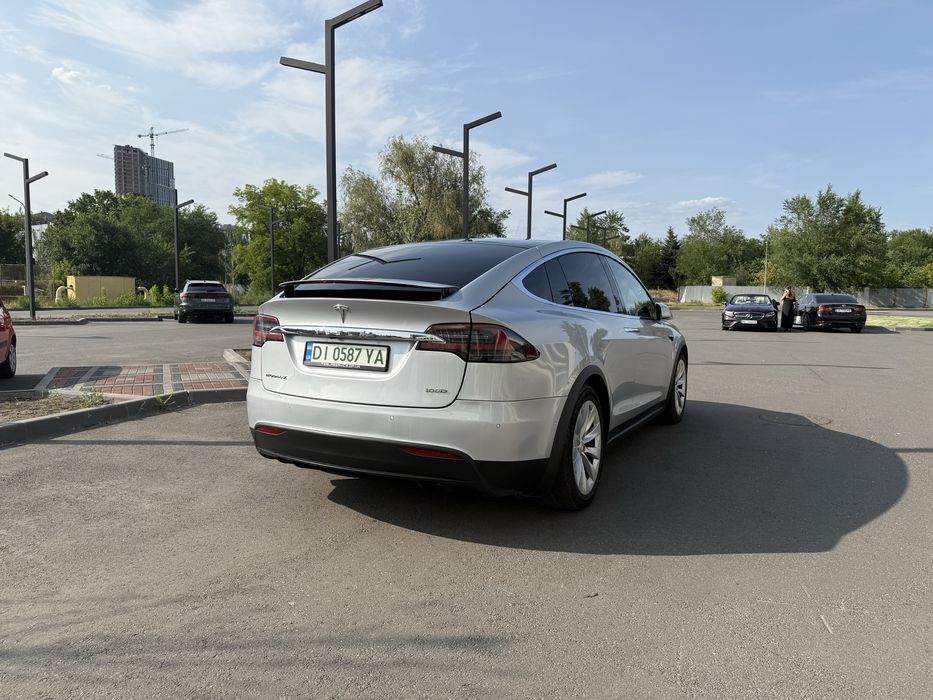 Продам Tesla X 100 D
