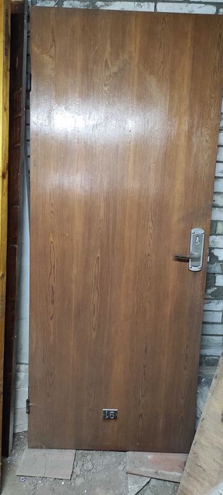 Продам деревяні двері ручної роботи